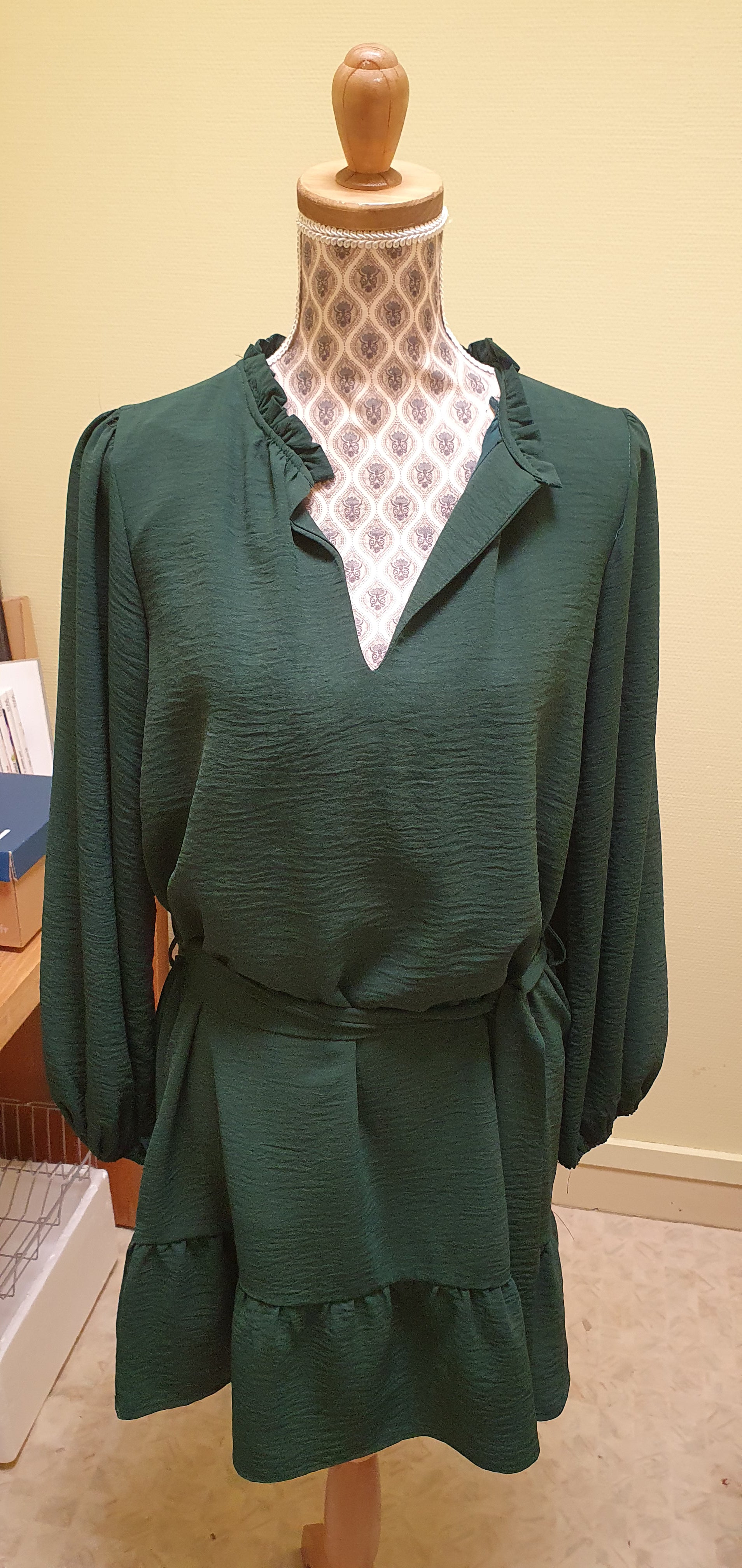 Robe chic et élégante de la marque EMABLUES