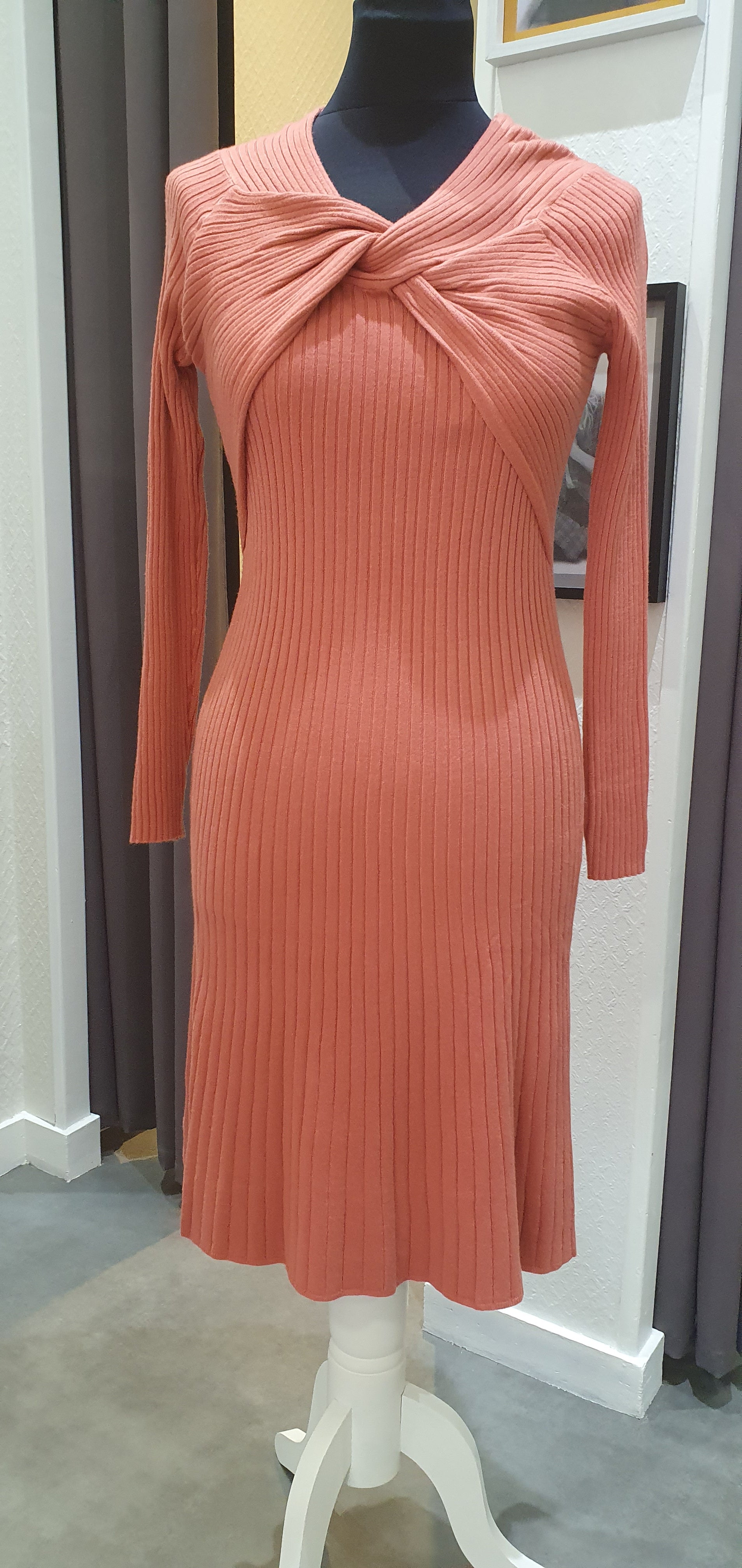 Robe pull taille unique coloris pêche